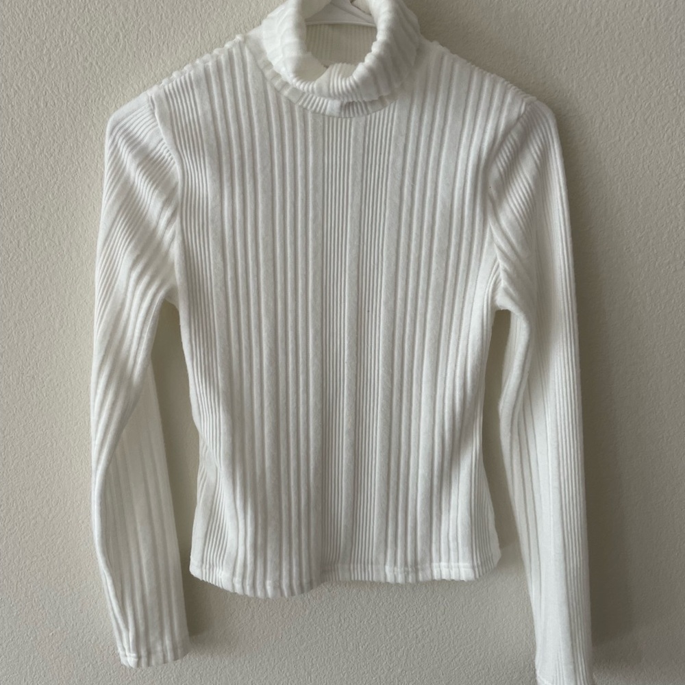 Soft White Turtleneck. Unworn. Size M.